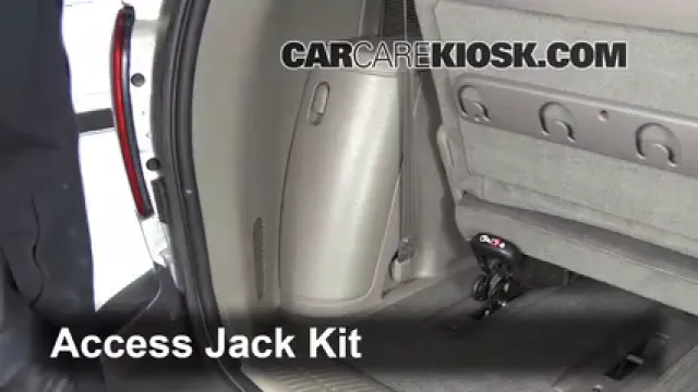 2003 Dodge Caravan SE 3.3L V6 FlexFuel Levantar auto Usar el gato para levantar el auto